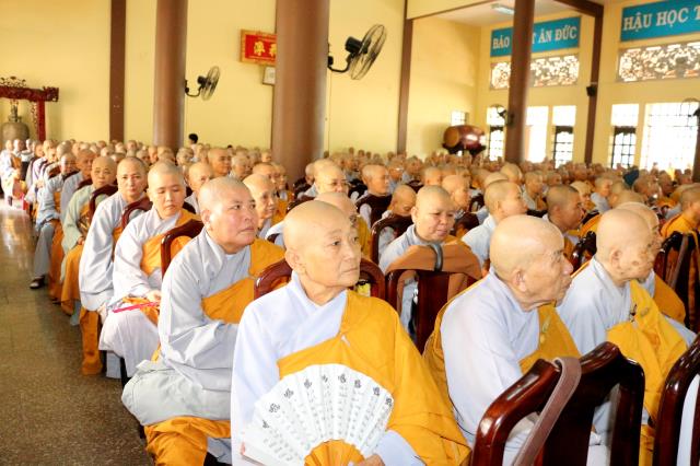 Phật giáo Bình Dương vào mùa an cư kiết hạ.