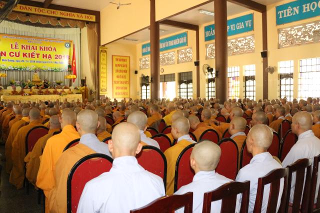 Phật giáo Bình Dương vào mùa an cư kiết hạ.