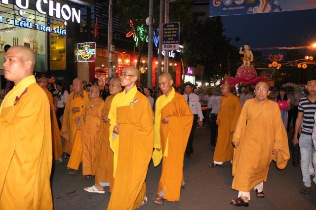 Bình Dương: Tưng bừng chào mừng Đại lễ Phật Đản