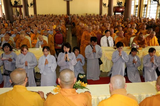 Phật giáo Bình Dương vào mùa an cư kiết hạ.