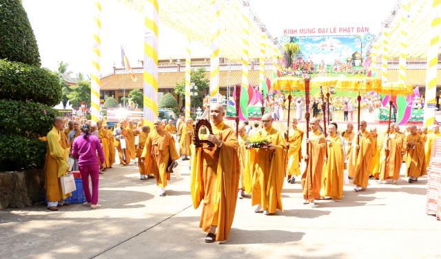 Phật giáo Bình Dương vào mùa an cư kiết hạ.
