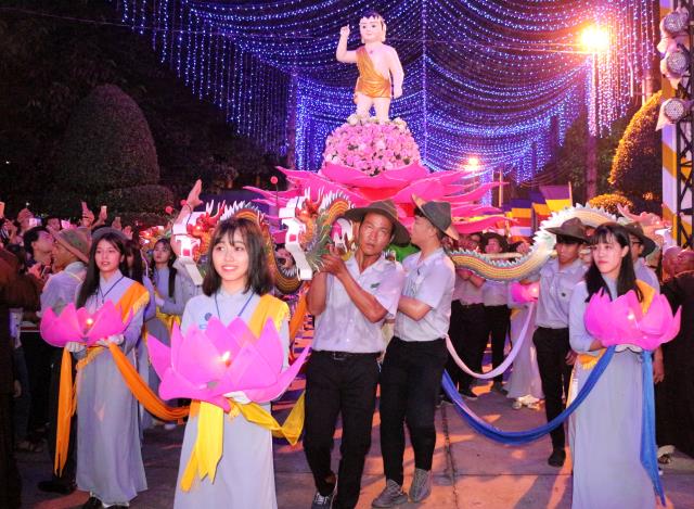 Bình Dương: Tưng bừng chào mừng Đại lễ Phật Đản