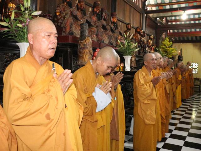 Phật giáo Bình Dương vào mùa an cư kiết hạ.