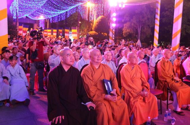 Bình Dương: Tưng bừng chào mừng Đại lễ Phật Đản