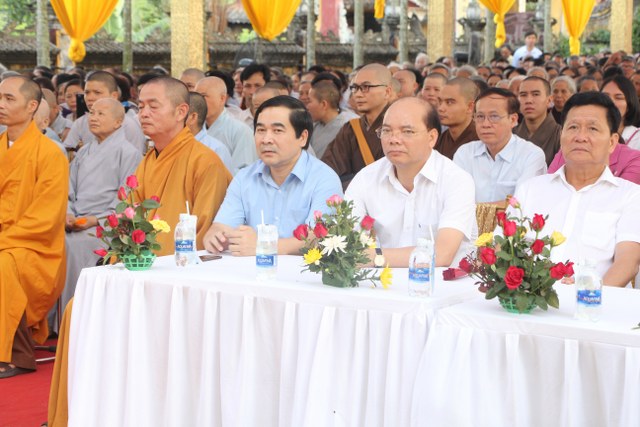 Thái Bình: Chùa Phúc Minh tổ chức Phật đản, thượng lương Chính điện