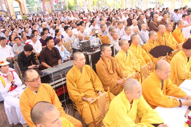 Thái Bình: Chùa Phúc Minh tổ chức Phật đản, thượng lương Chính điện