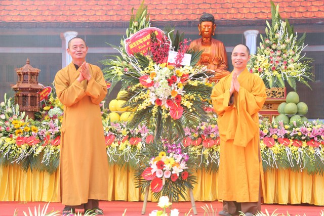 Thái Bình: Chùa Phúc Minh tổ chức Phật đản, thượng lương Chính điện