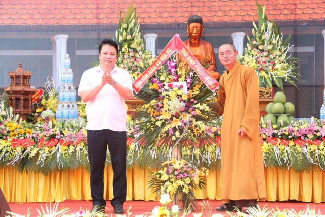 Thái Bình: Chùa Phúc Minh tổ chức Phật đản, thượng lương Chính điện