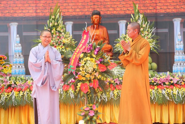 Thái Bình: Chùa Phúc Minh tổ chức Phật đản, thượng lương Chính điện