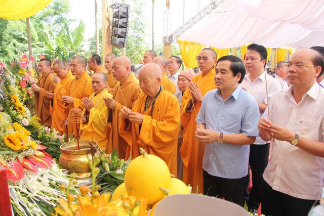Thái Bình: Chùa Phúc Minh tổ chức Phật đản, thượng lương Chính điện