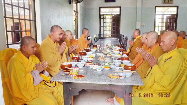 Phật giáo thị xã Ninh Hòa tác pháp an cư