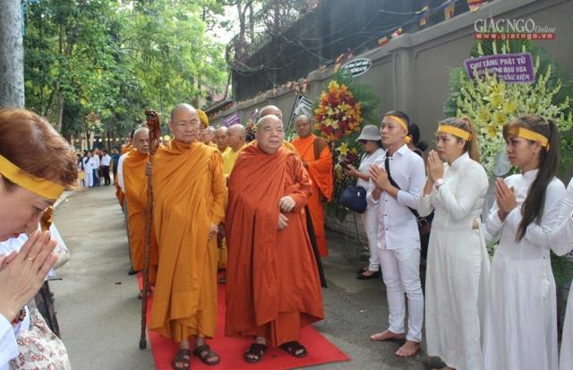 Cung tiễn kim quan TT. Thích Thiện Minh về Vĩnh Long