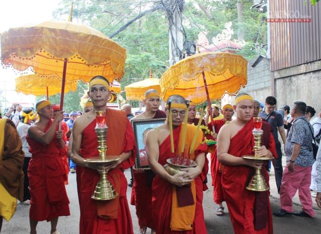 Cung tiễn kim quan TT. Thích Thiện Minh về Vĩnh Long