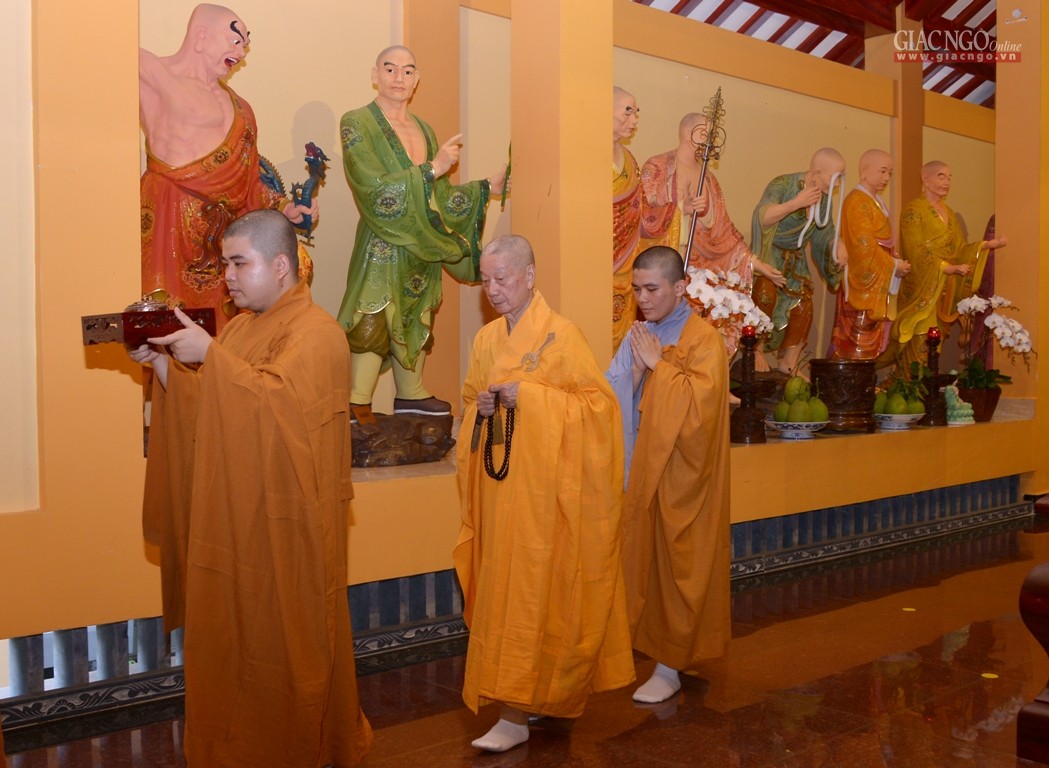 Lễ vía Bồ-tát Quan Âm và Quy y Tam bảo tại Việt Nam Quốc Tự