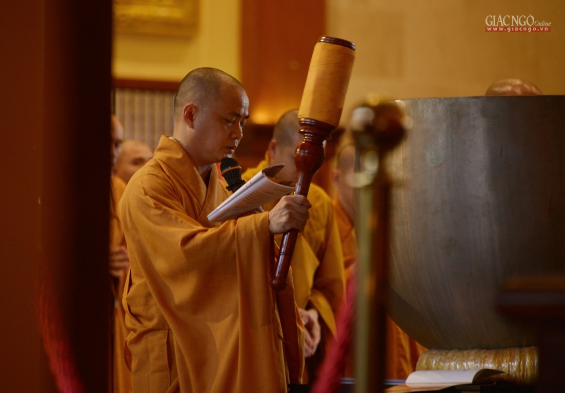 Lễ vía Bồ-tát Quan Âm và Quy y Tam bảo tại Việt Nam Quốc Tự
