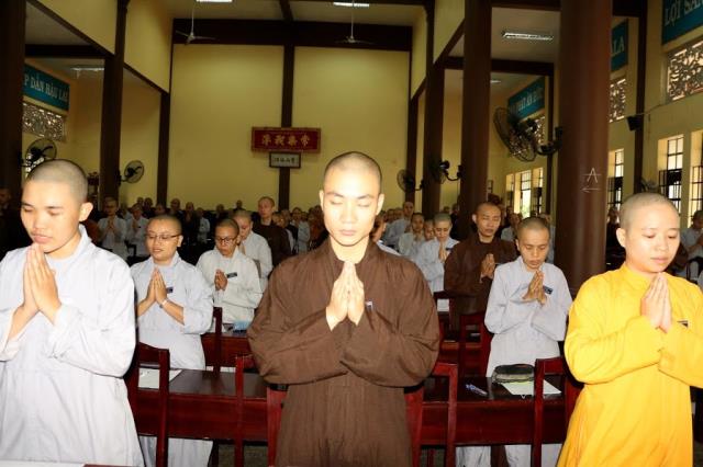 Bình Dương: Tăng Ni sinh Trường Trung Cấp Phật Học khóa IV thi học kỳ II, năm II