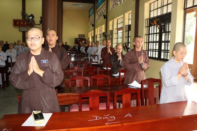 Bình Dương: Tăng Ni sinh Trường Trung Cấp Phật Học khóa IV thi học kỳ II, năm II