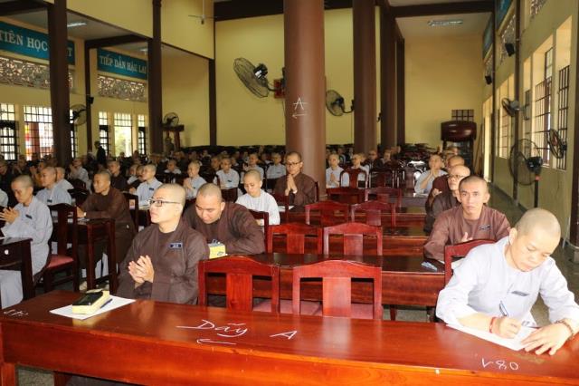 Bình Dương: Tăng Ni sinh Trường Trung Cấp Phật Học khóa IV thi học kỳ II, năm II