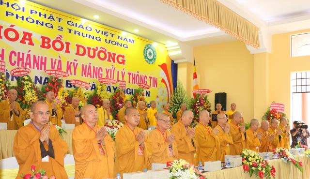 BD: Khai mạc khóa bồi dưỡng nghiệp vụ hành chánh và kỹ năng xử lý thông tin