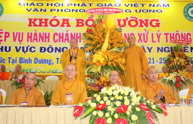 BD: Khai mạc khóa bồi dưỡng nghiệp vụ hành chánh và kỹ năng xử lý thông tin