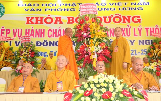 BD: Khai mạc khóa bồi dưỡng nghiệp vụ hành chánh và kỹ năng xử lý thông tin