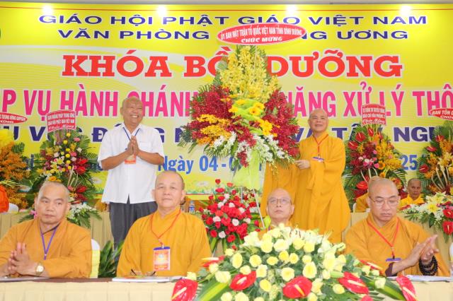 BD: Khai mạc khóa bồi dưỡng nghiệp vụ hành chánh và kỹ năng xử lý thông tin