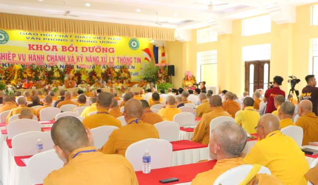 BD: Khai mạc khóa bồi dưỡng nghiệp vụ hành chánh và kỹ năng xử lý thông tin