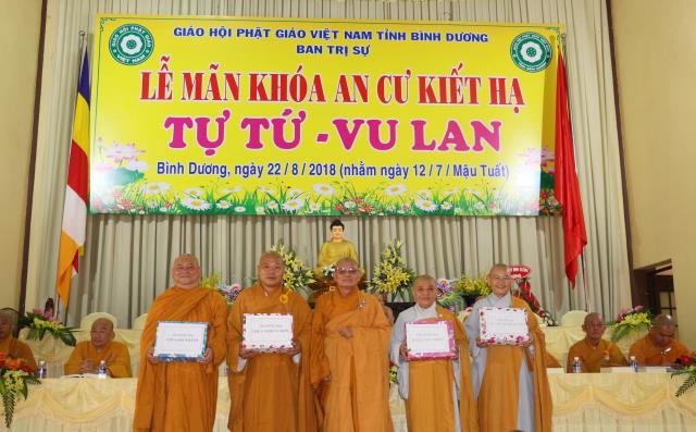 Bình Dương: Lễ Bế giảng khóa An cư kiết hạ tại chùa Hội Khánh