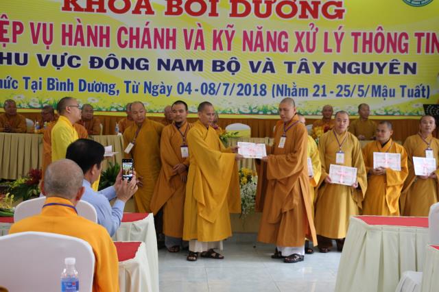 Bình Dương: Bế Mạc Khóa Bồi Dưỡng Nghiệp Vụ Hành Chánh Và Kỹ Năng Xử Lý Thông Tin