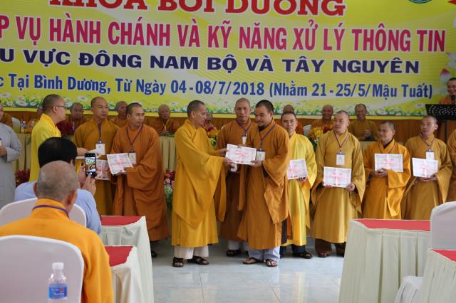 Bình Dương: Bế Mạc Khóa Bồi Dưỡng Nghiệp Vụ Hành Chánh Và Kỹ Năng Xử Lý Thông Tin