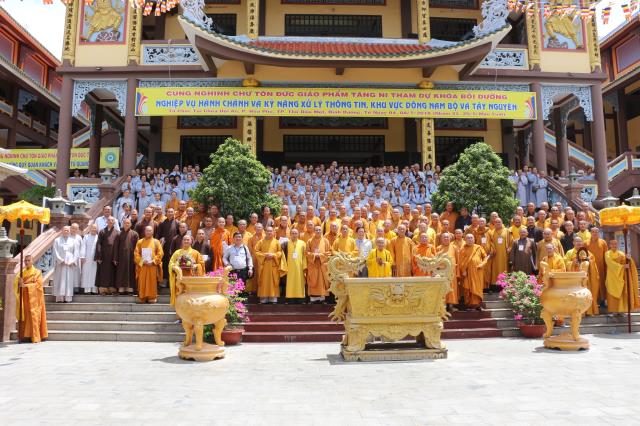 Bình Dương: Bế Mạc Khóa Bồi Dưỡng Nghiệp Vụ Hành Chánh Và Kỹ Năng Xử Lý Thông Tin