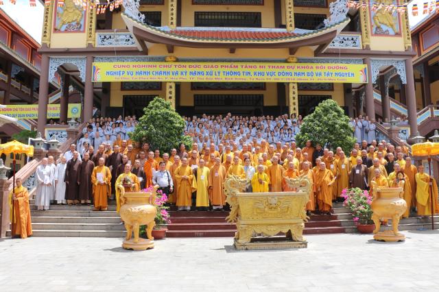 Bình Dương: Bế Mạc Khóa Bồi Dưỡng Nghiệp Vụ Hành Chánh Và Kỹ Năng Xử Lý Thông Tin