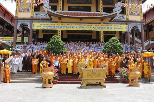Bình Dương: Bế Mạc Khóa Bồi Dưỡng Nghiệp Vụ Hành Chánh Và Kỹ Năng Xử Lý Thông Tin