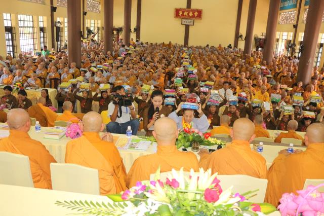 Bình Dương: Lễ Bế giảng khóa An cư kiết hạ tại chùa Hội Khánh