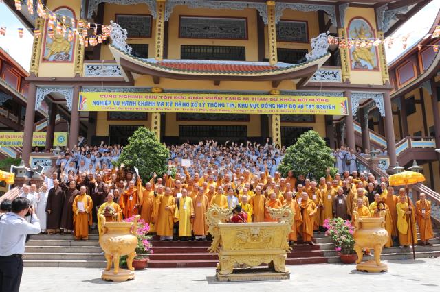 Bình Dương: Bế Mạc Khóa Bồi Dưỡng Nghiệp Vụ Hành Chánh Và Kỹ Năng Xử Lý Thông Tin