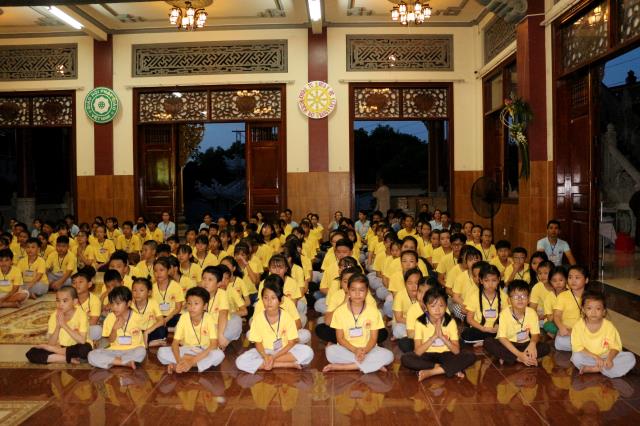 BTS Phật giáo huyện Bàu Bàng khai mạc khoá tu mùa hè dành cho thanh thiếu niên Phật tử.