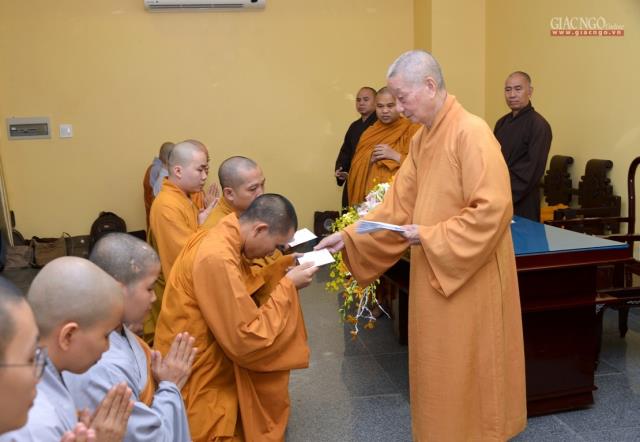 12 cựu Tăng Ni sinh Học viện được học bổng của Ấn Độ