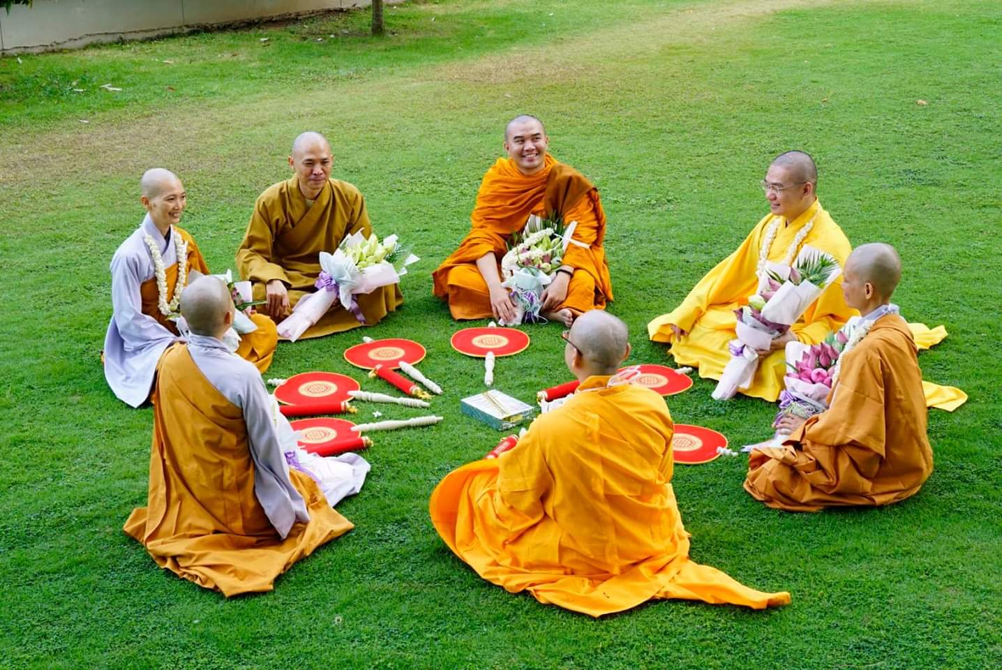 Tăng Ni sinh Việt Nam du học tại Sri Lanka tốt nghiệp các học phần Tiến Sĩ và Thạc Sĩ tại trường Đại Học Kelaniya
