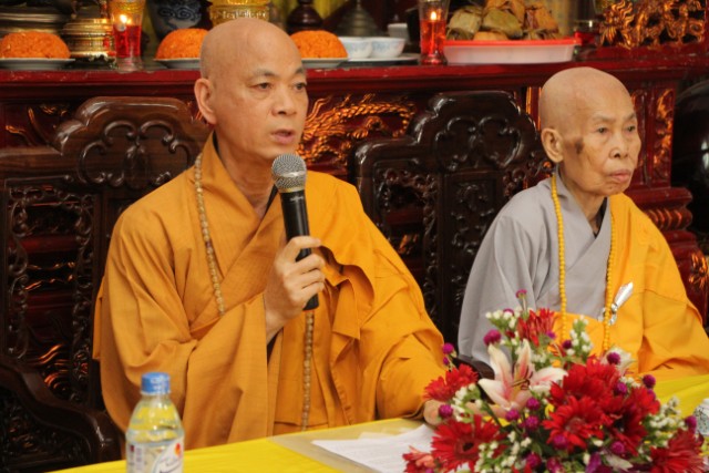 Thái Bình: Hai bạn trẻ làm lễ hằng thuận tại chùaThánh Long