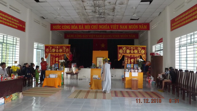 Từ thiện Bước chân yêu thương (Ninh Hòa) tặng quà