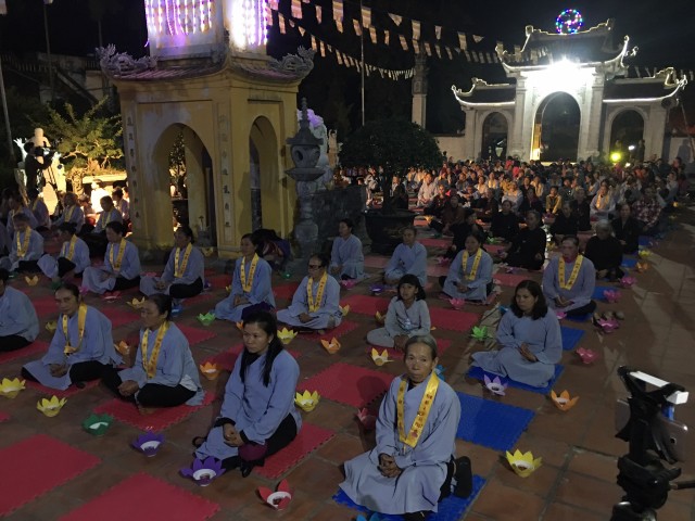 Thái Bình: Đêm hoa đăng vía Phật Di Đà tại chùa Diên Phúc