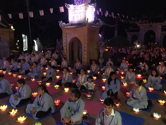 Thái Bình: Đêm hoa đăng vía Phật Di Đà tại chùa Diên Phúc