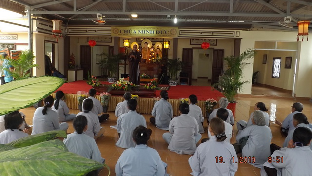 Khánh Hoà: Chùa Minh Đức tổ chức khóa tu cuối năm và tặng quà Tết