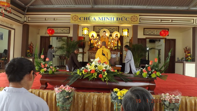 Khánh Hoà: Chùa Minh Đức tổ chức khóa tu cuối năm và tặng quà Tết