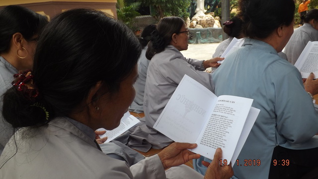 Khánh Hoà: Chùa Minh Đức tổ chức khóa tu cuối năm và tặng quà Tết
