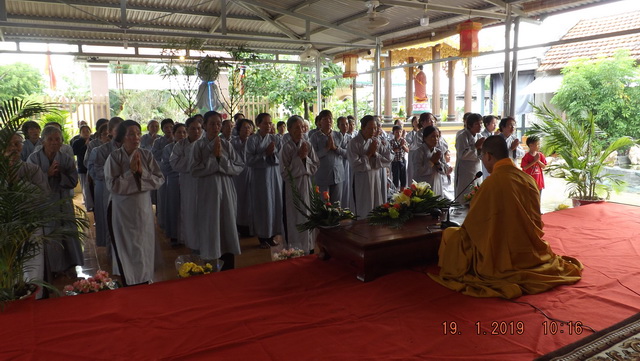 Khánh Hoà: Chùa Minh Đức tổ chức khóa tu cuối năm và tặng quà Tết