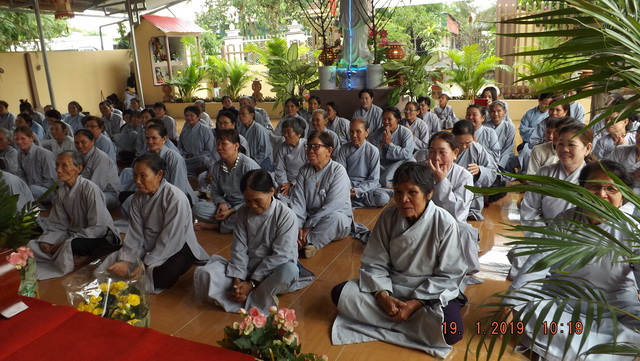 Khánh Hoà: Chùa Minh Đức tổ chức khóa tu cuối năm và tặng quà Tết