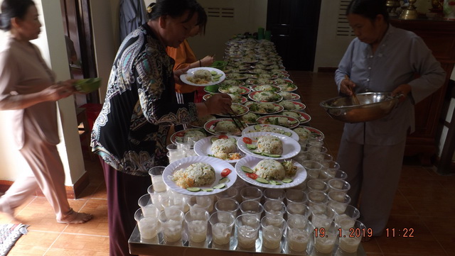 Khánh Hoà: Chùa Minh Đức tổ chức khóa tu cuối năm và tặng quà Tết
