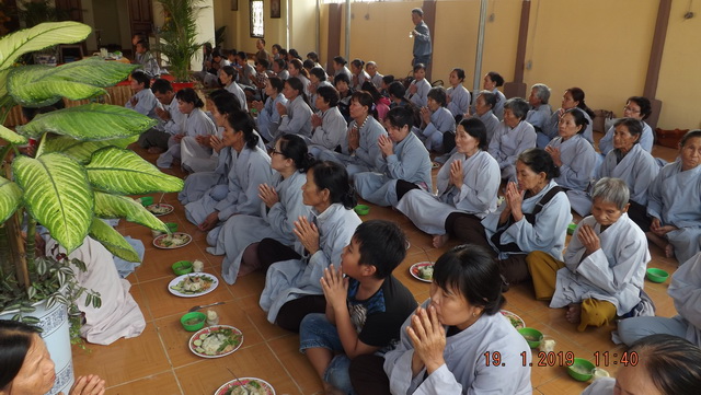 Khánh Hoà: Chùa Minh Đức tổ chức khóa tu cuối năm và tặng quà Tết