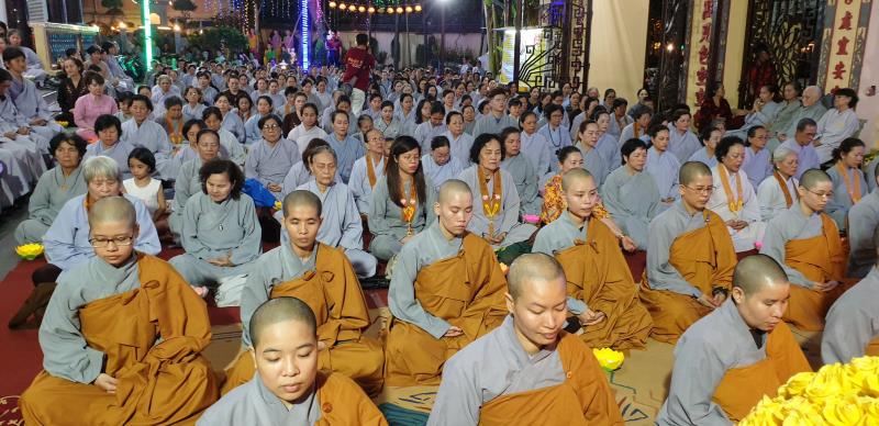 TP.Hồ Chí Minh : Hơn 200 Phật tử Quy y Tam Bảo tại Quan Âm Tu Viện